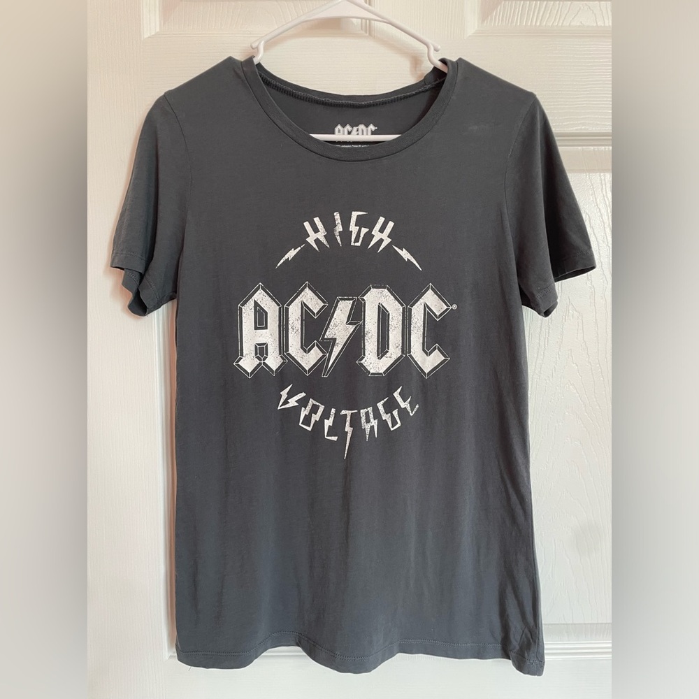 AC/DC graphic tee size small never worn